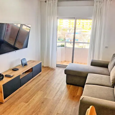 Large 2 Bedroom Flat With Swimming Pool And Air-conditioning Portimao