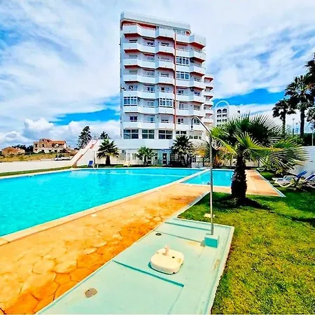 Апартаменти Large 2 Bedroom Flat With Swimming Pool And Air-conditioning *