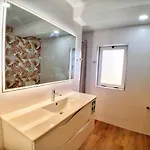 Large 2 Bedroom Flat With Swimming Pool And Air-conditioning Apartament Portimão