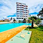 Apartament Large 2 Bedroom Flat With Swimming Pool And Air-conditioning *