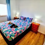 Large 2 Bedroom Flat With Swimming Pool And Air-conditioning Apartament