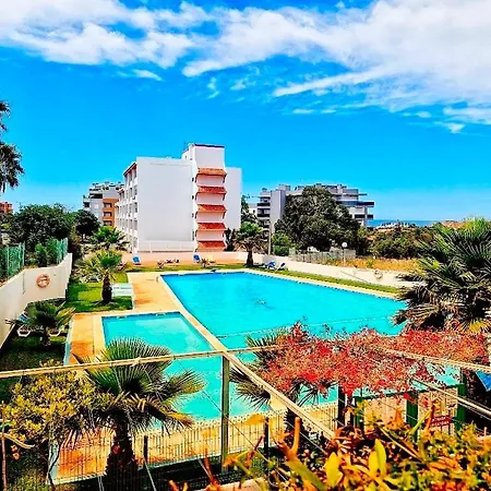 Large 2 Bedroom Flat With Swimming Pool And Air-conditioning *