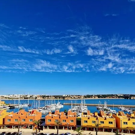 Apartment Large 2 Bedroom Flat With Swimming Pool And Air-conditioning Portimao