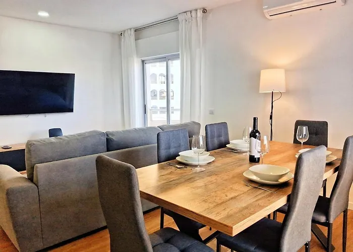 Large 2 Bedroom Flat With Swimming Pool And Air-conditioning * 포티마오