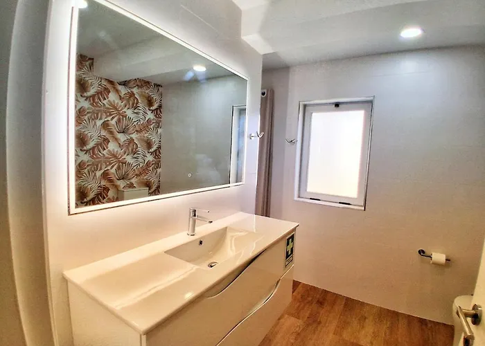 Large 2 Bedroom Flat With Swimming Pool And Air-conditioning Apartment Portimao