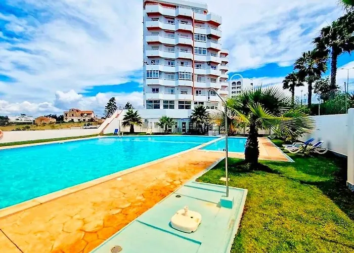 아파트 Large 2 Bedroom Flat With Swimming Pool And Air-conditioning *