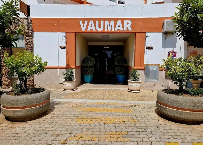 Large 2 Bedroom Flat With Swimming Pool And Air-conditioning Apartment Portimao