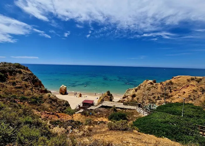 Apartment Large 2 Bedroom Flat With Swimming Pool And Air-conditioning